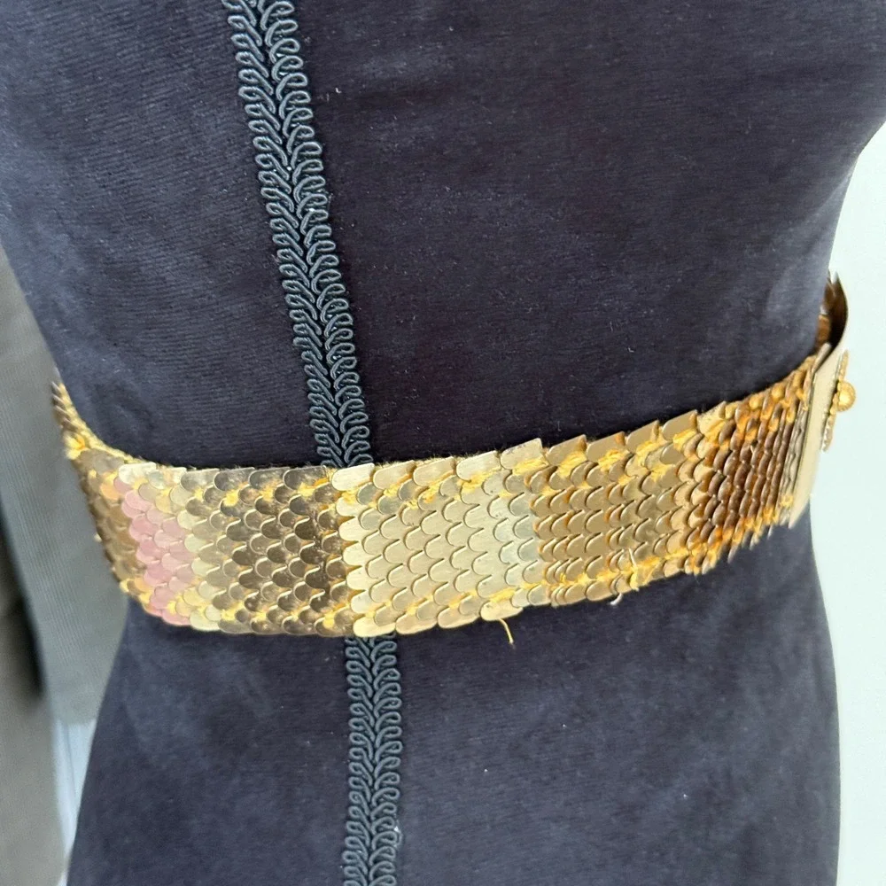 Vtg Gold Tone Metal Flower Belt Elastic Chain‎ Mesh Fishtail Buckle stretch glam
